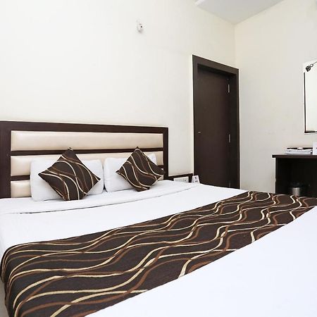 Oyo 6359 Hotel Mezbaan Regency Rāipur Exteriör bild