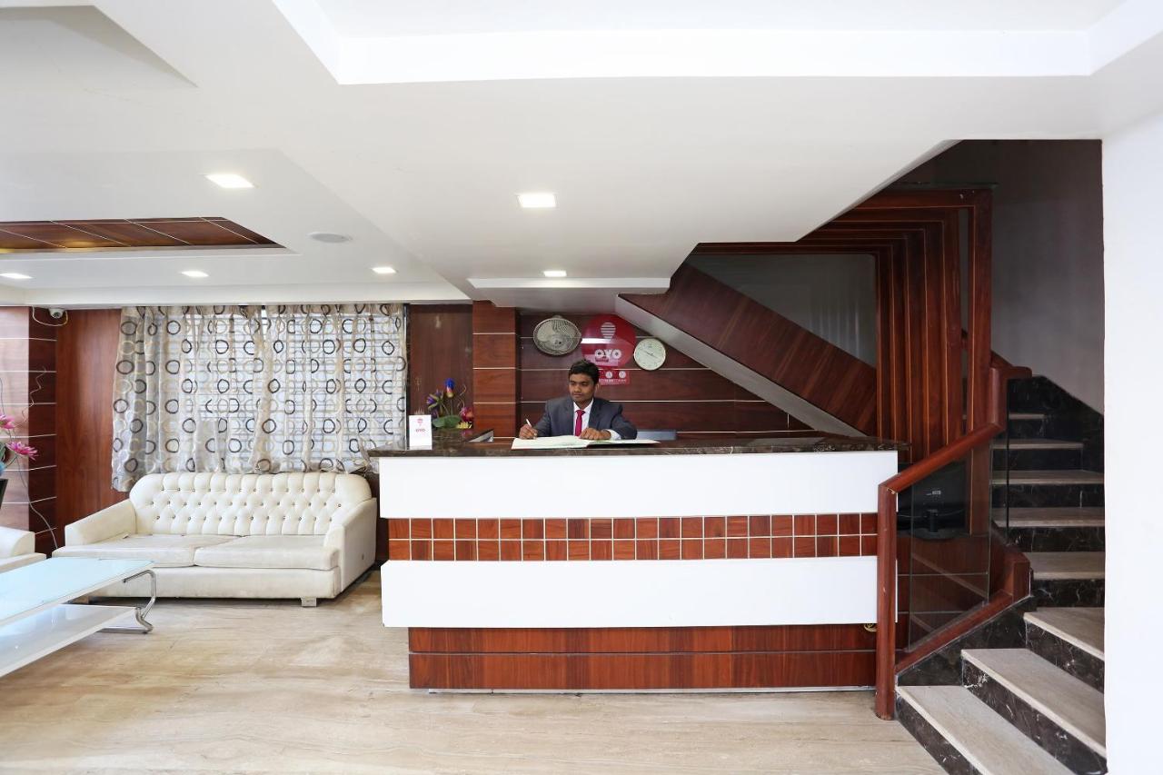 Oyo 6359 Hotel Mezbaan Regency Rāipur Exteriör bild
